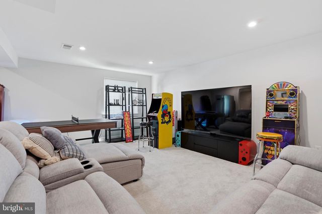 1025 TRILLIUM LN, Cheltenham, PA 19012