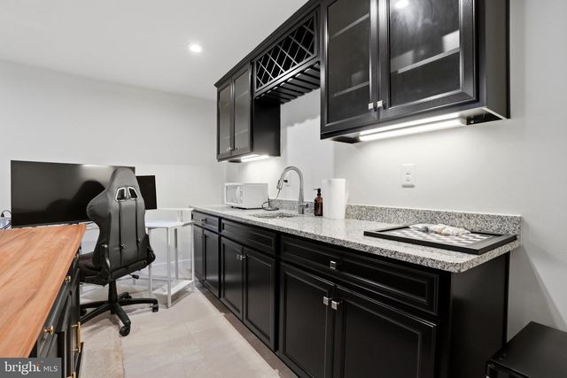 1025 TRILLIUM LN, Cheltenham, PA 19012