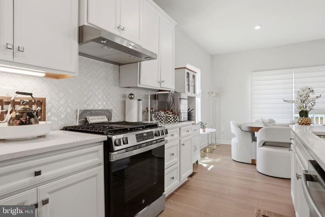 1025 TRILLIUM LN, Cheltenham, PA 19012