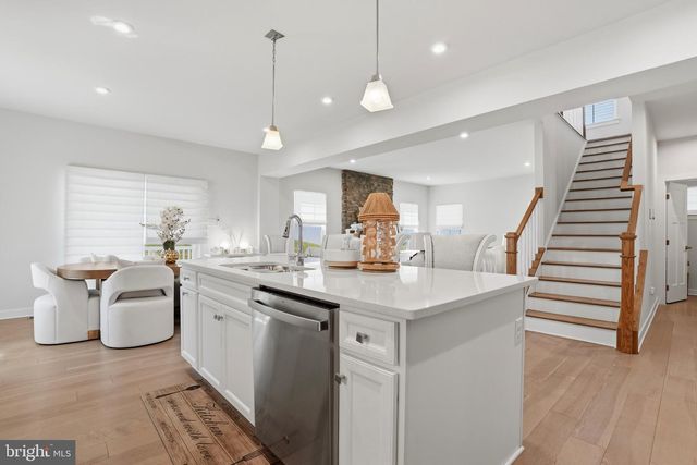 1025 TRILLIUM LN, Cheltenham, PA 19012