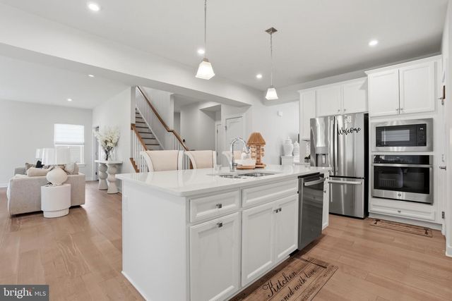 1025 TRILLIUM LN, Cheltenham, PA 19012