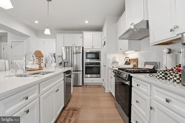 1025 TRILLIUM LN, Cheltenham, PA 19012