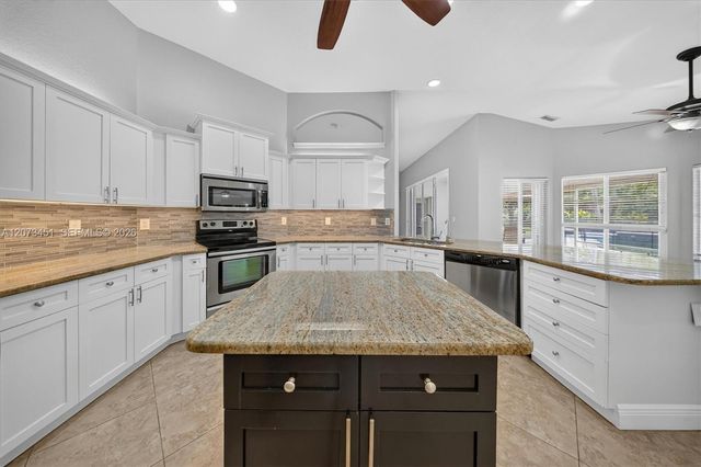 1215 Stallion Drive, Loxahatchee, FL 33470