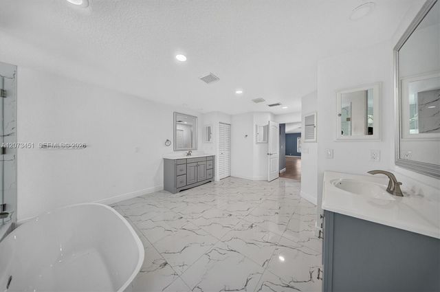 1215 Stallion Drive, Loxahatchee, FL 33470