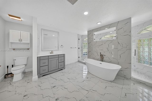 1215 Stallion Drive, Loxahatchee, FL 33470