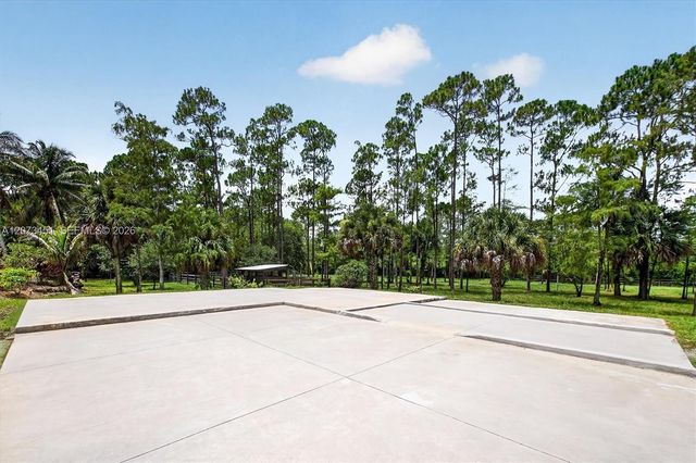 1215 Stallion Drive, Loxahatchee, FL 33470