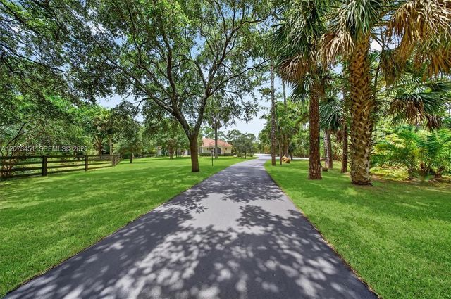 1215 Stallion Drive, Loxahatchee, FL 33470