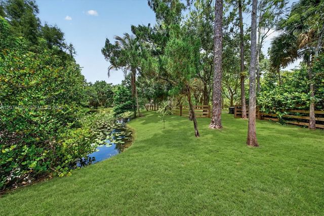 1215 Stallion Drive, Loxahatchee, FL 33470