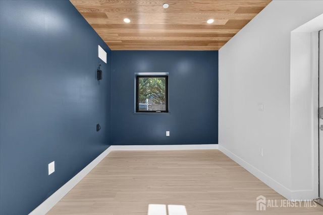 810 N 2nd Avenue 1, Highland Park, NJ 08904
