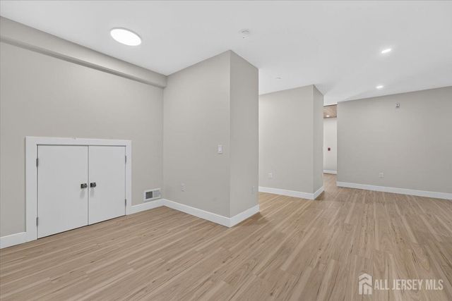 810 N 2nd Avenue 1, Highland Park, NJ 08904