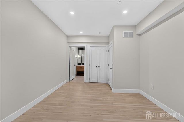 810 N 2nd Avenue 1, Highland Park, NJ 08904