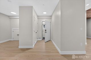 810 N 2nd Avenue 1, Highland Park, NJ 08904