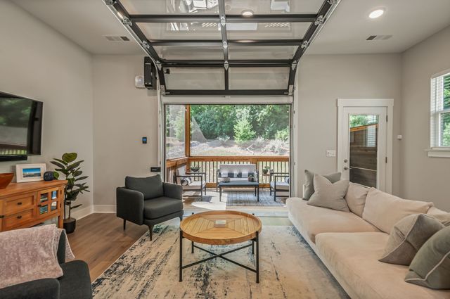 207 Stonecrest Cir, Nashville, TN 37209