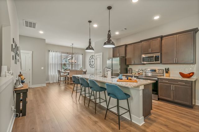 207 Stonecrest Cir, Nashville, TN 37209