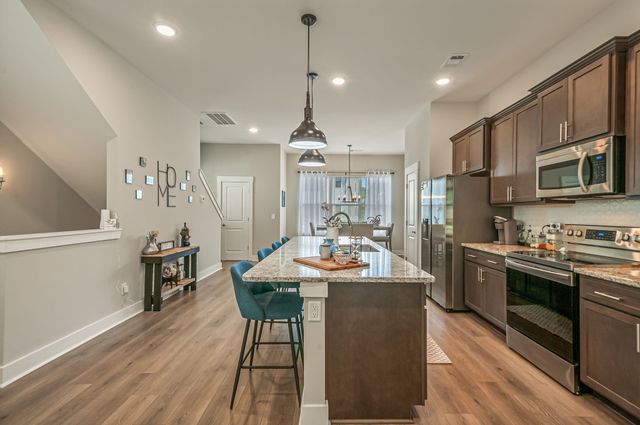 207 Stonecrest Cir, Nashville, TN 37209