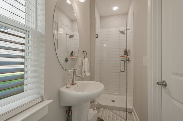 207 Stonecrest Cir, Nashville, TN 37209