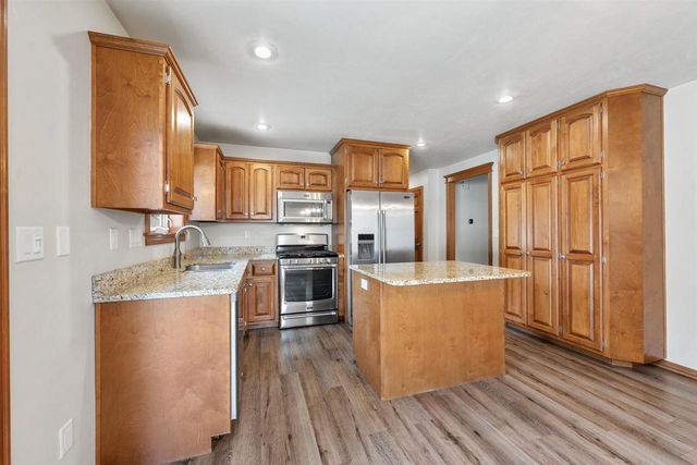 446 CORNELIUS DRIVE, Green Bay, WI 54311