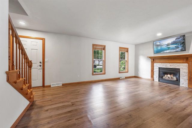 446 CORNELIUS DRIVE, Green Bay, WI 54311