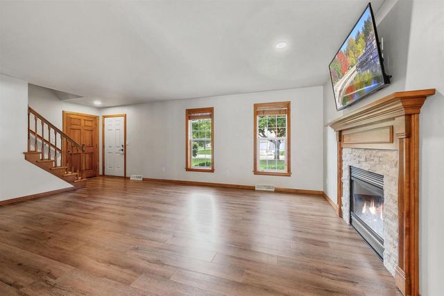 446 CORNELIUS DRIVE, Green Bay, WI 54311