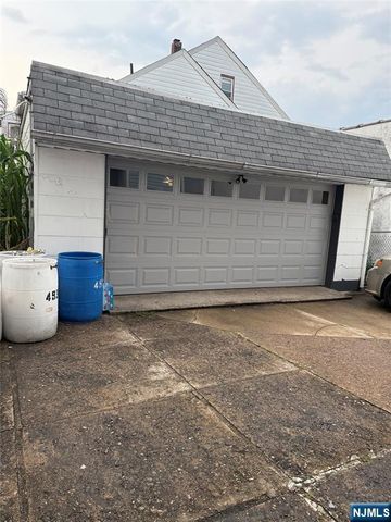 495 21st Avenue, Paterson, NJ 07513