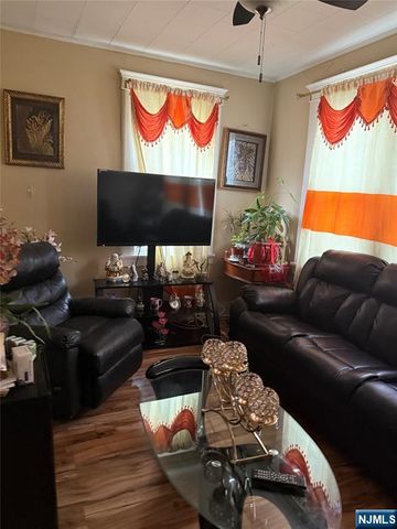 495 21st Avenue, Paterson, NJ 07513