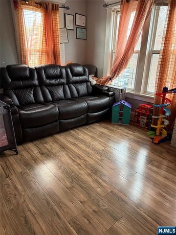 495 21st Avenue, Paterson, NJ 07513