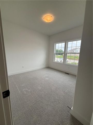 1204 NW 5th Street, Oak Grove, MO 64075