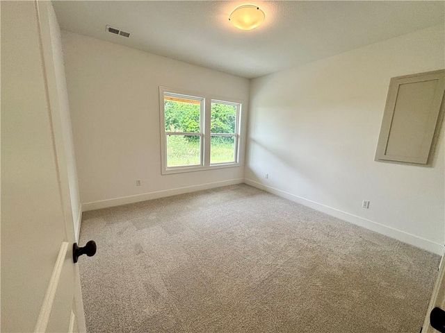 1204 NW 5th Street, Oak Grove, MO 64075