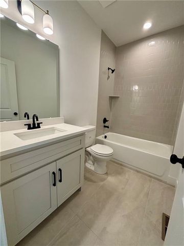 1204 NW 5th Street, Oak Grove, MO 64075