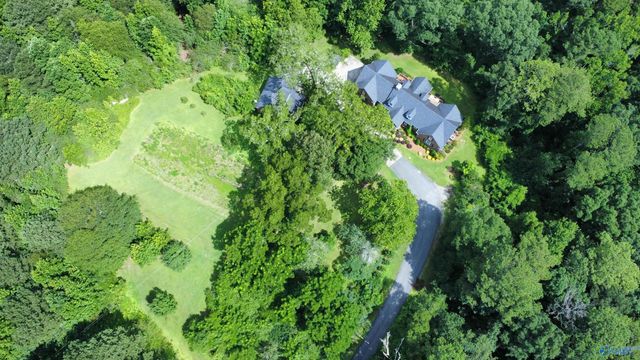 560 Arrington Drive, Boaz, AL 35957