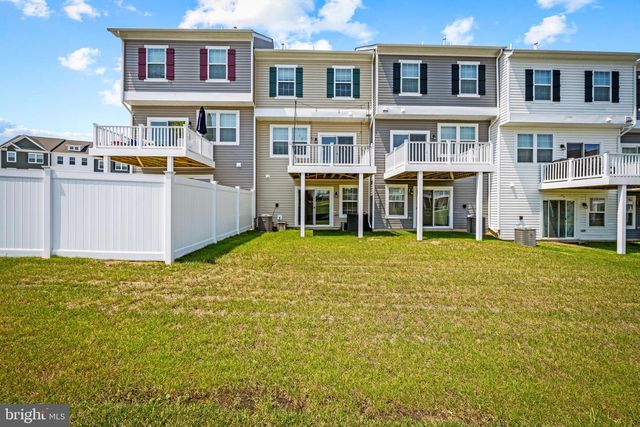 8327 DIETER DR, Rosedale, MD 21237