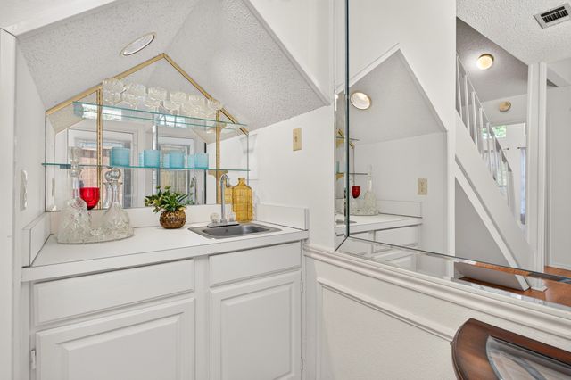 1444 Homestead Lane, Carrollton, TX 75007