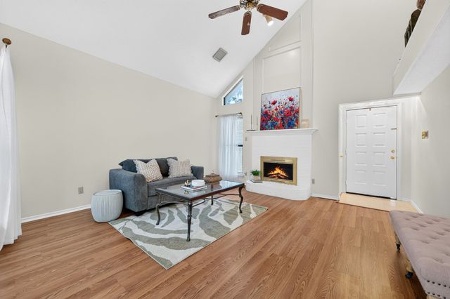 1444 Homestead Lane, Carrollton, TX 75007