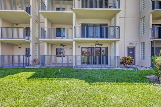 901 Seafarer Circle 104, Jupiter, FL 33477