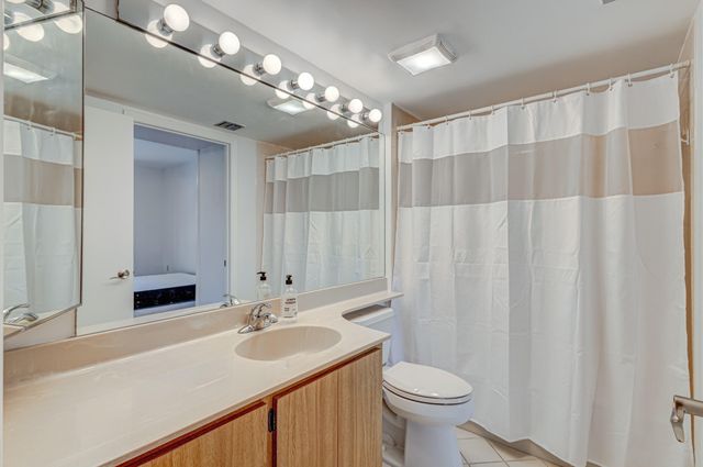 901 Seafarer Circle 104, Jupiter, FL 33477
