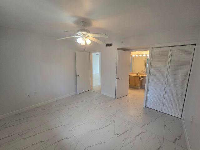 901 Seafarer Circle 104, Jupiter, FL 33477