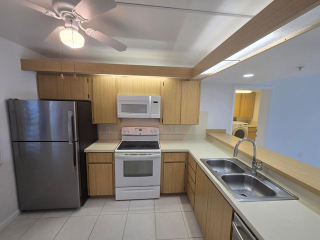 901 Seafarer Circle 104, Jupiter, FL 33477