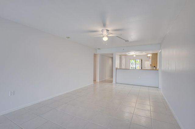 901 Seafarer Circle 104, Jupiter, FL 33477