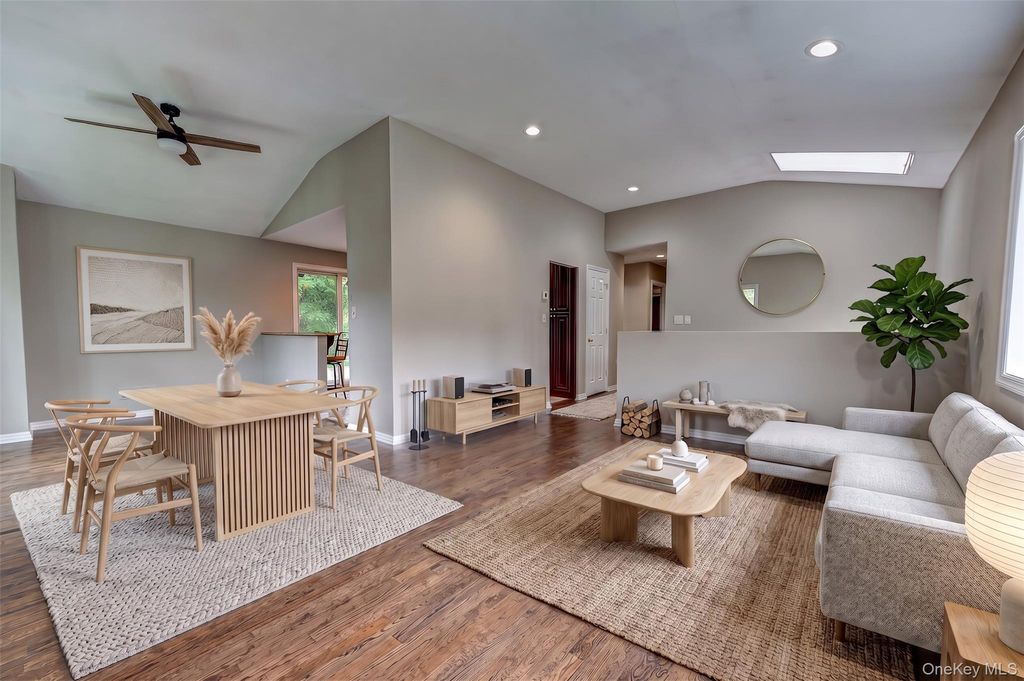 7 Don Lane, Hauppauge, NY 11788 — photo 2