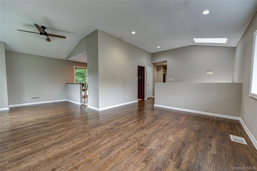 7 Don Lane, Hauppauge, NY 11788 — photo 3