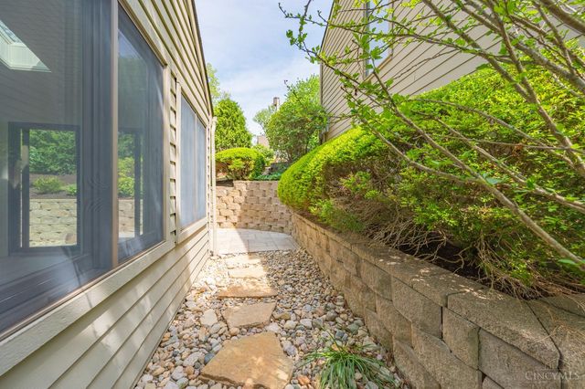 9 Falling Brook Lane, Blue Ash, OH 45241