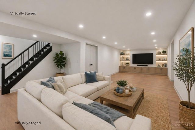 9 Falling Brook Lane, Blue Ash, OH 45241