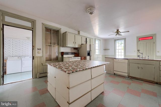 352 BACHMANVILLE RD, Hershey, PA 17033