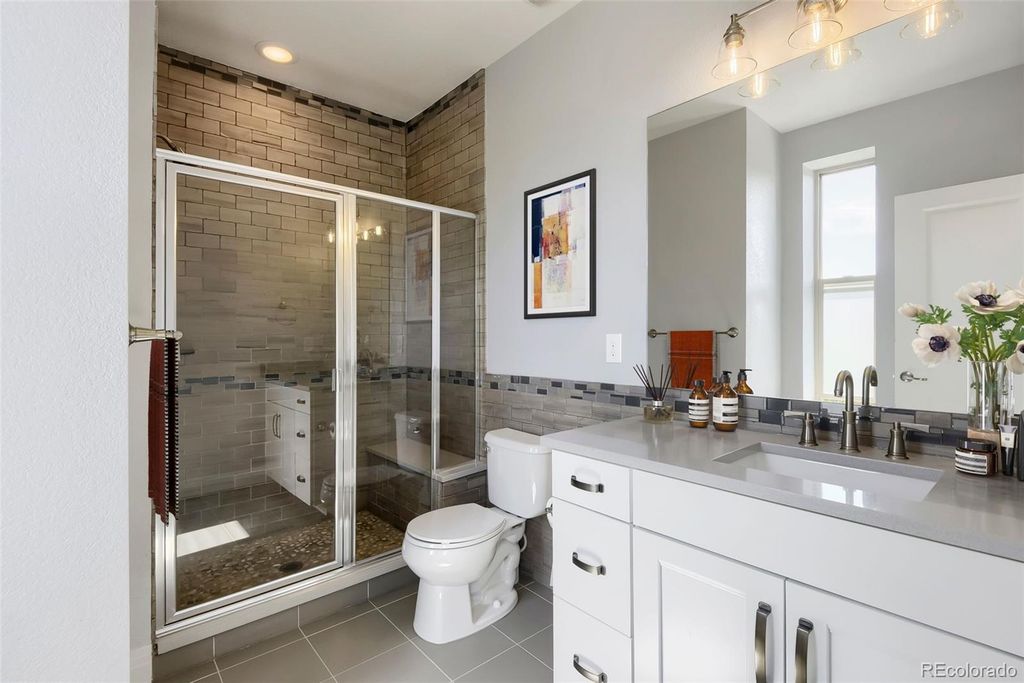 Image 19 of property listing at 10142 Belvedere Loop, Lone Tree, CO 80124