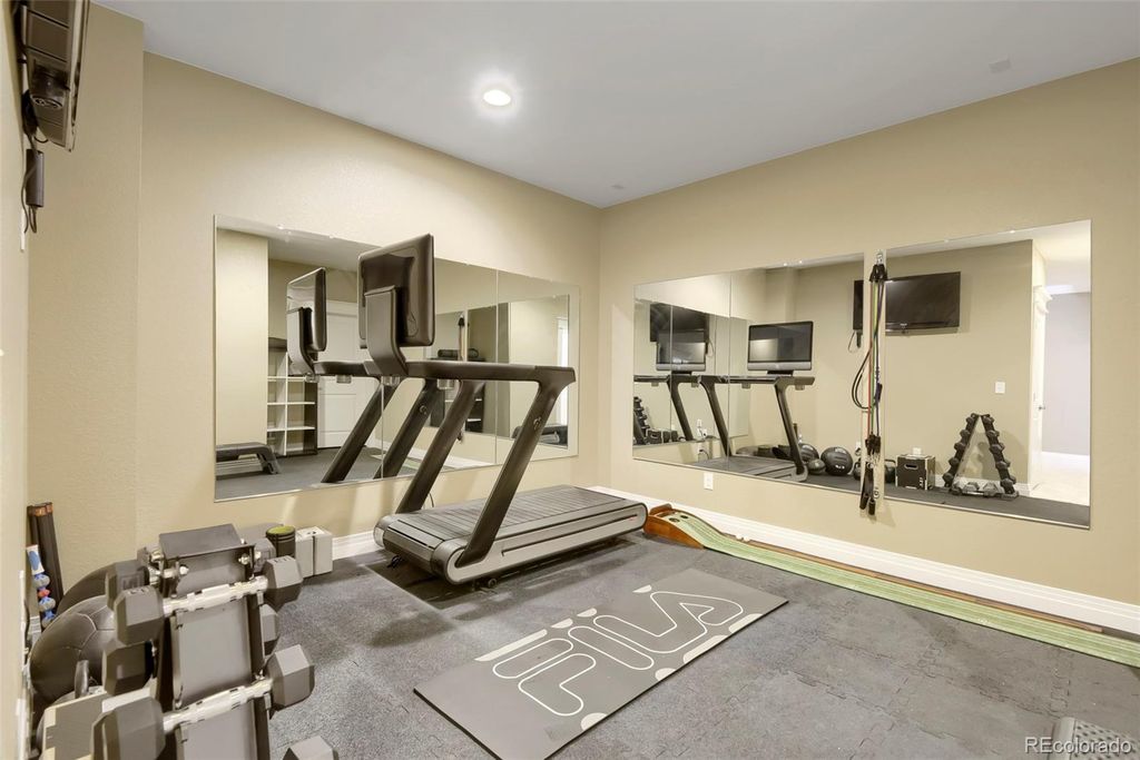 Image 29 of property listing at 10142 Belvedere Loop, Lone Tree, CO 80124