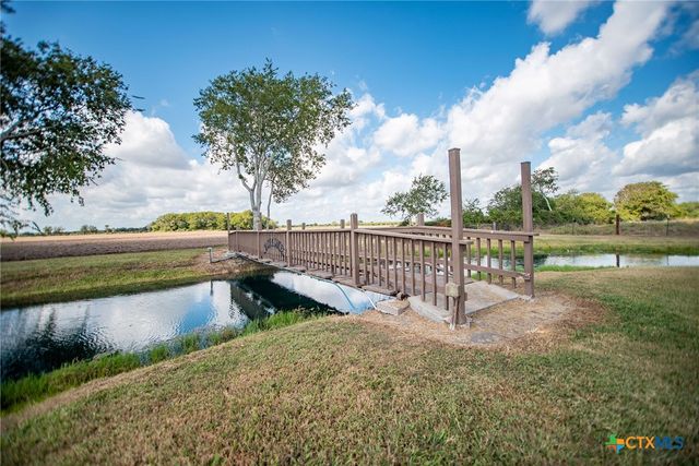 190 Hood Road, Inez, TX 77968