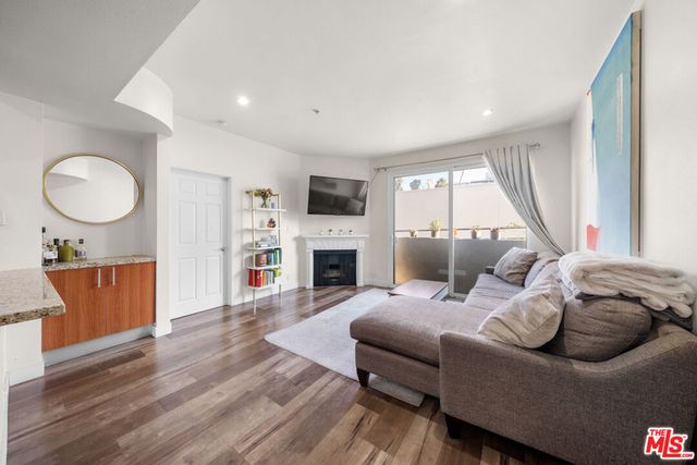 620 S Gramercy Place 228, Los Angeles, CA 90005