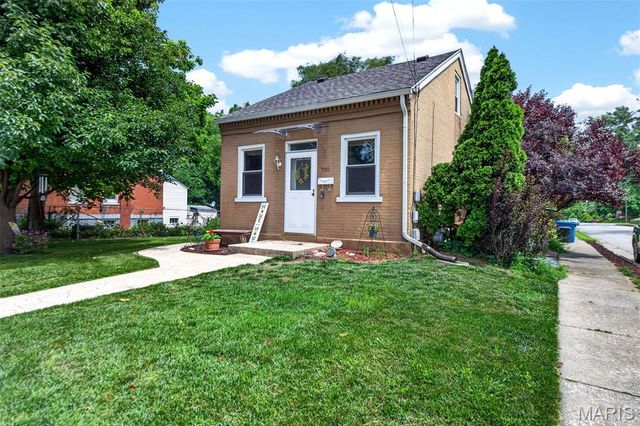 700 Adams Street, St Charles, MO 63301