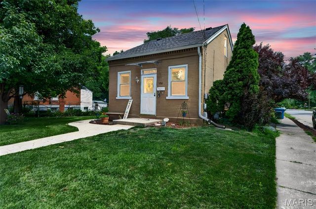 700 Adams Street, St Charles, MO 63301