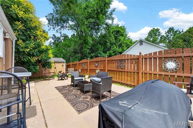 700 Adams Street, St Charles, MO 63301